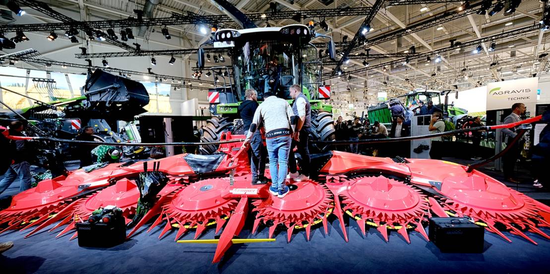 Halle 27: Häcksel-, Mäh- und Presstechnik, mech. Pflanzenschutz