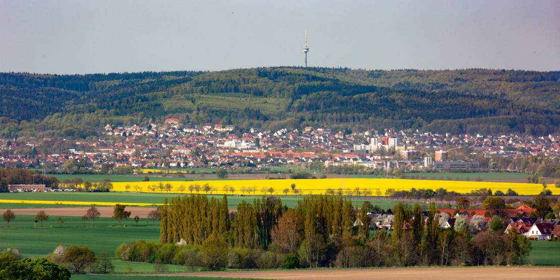 Blick über Barsinghausen auf den Deister