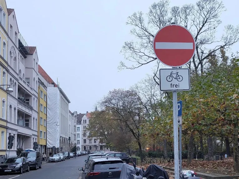 Einbahnstra&szlig;e Bonifatiusplatz