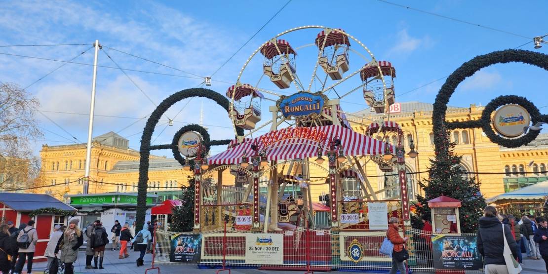 Weihnachtsdorf am Hbf mit Riesenrad