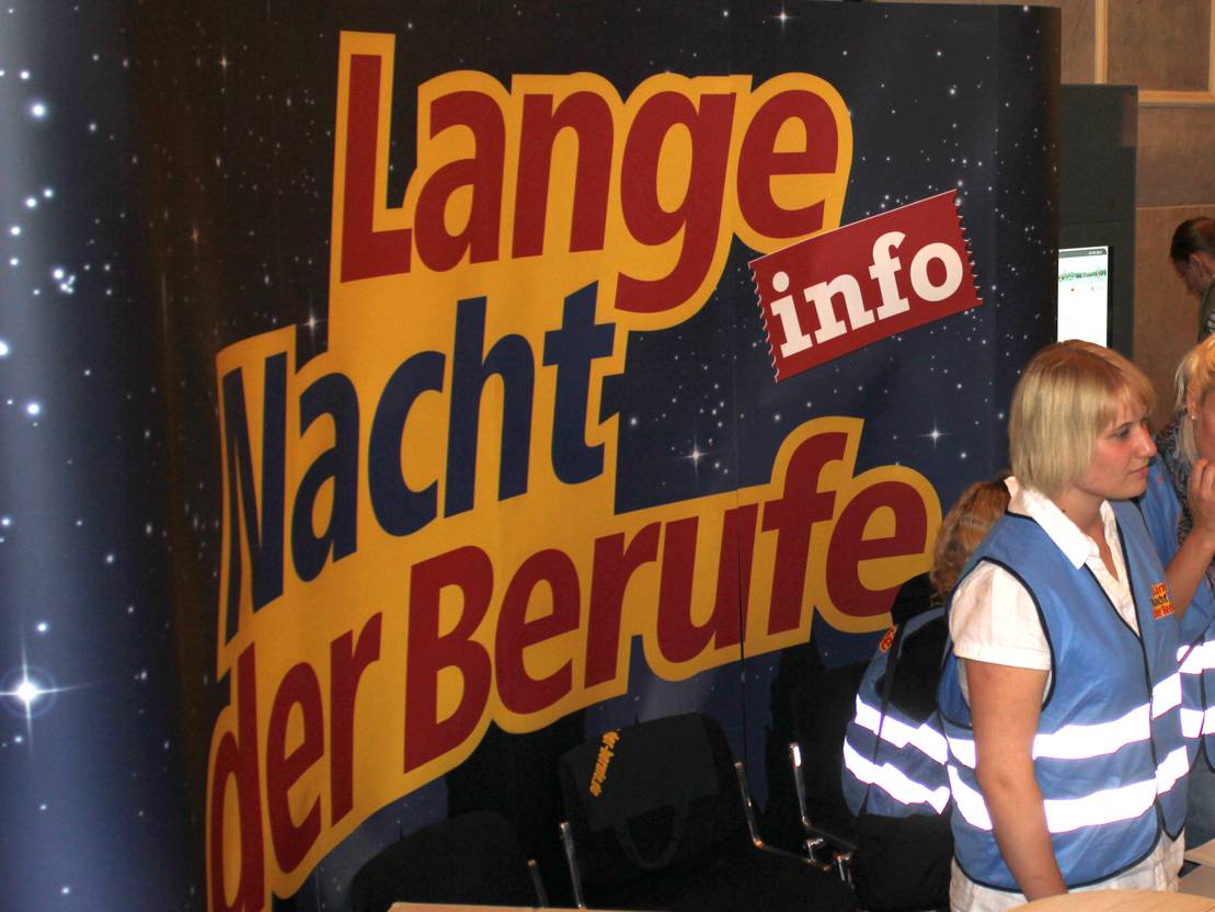 InfoStand Lange Nacht der Berufe Arbeit Wirtschaft