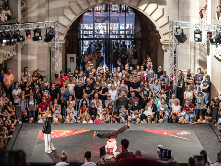 Deutschlands Stars der Breaking-Szene "im" Neuen Rathaus