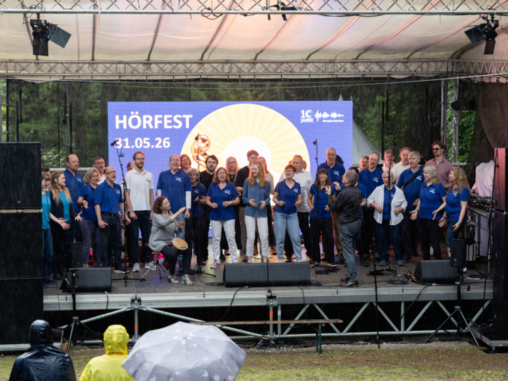 Junges Vokalensemble Hannover auf der Bühne.