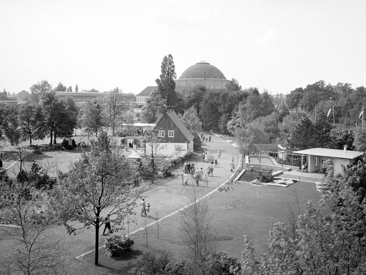 Ein altes Foto, das den hannoverschen Stadtpark zeigt.