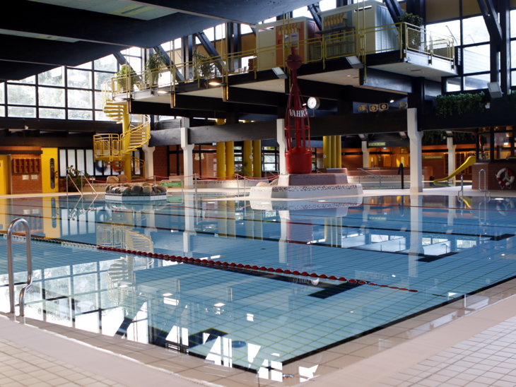 Schwimmhalle