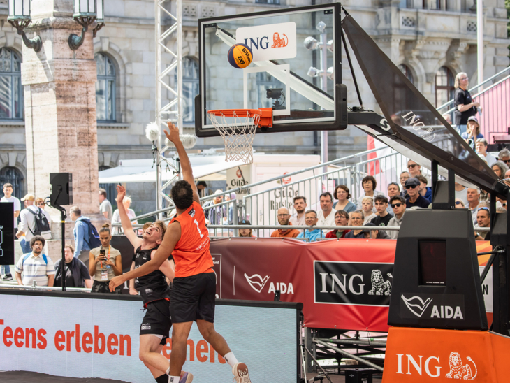 3x3 Basketball vor dem Neuen Rathaus