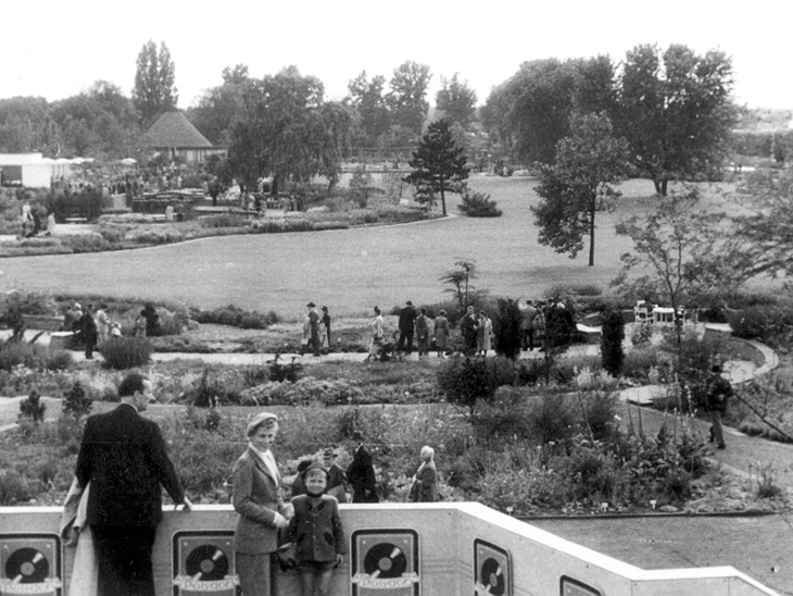 Ein altes Foto, das den hannoverschen Stadtpark zeigt.