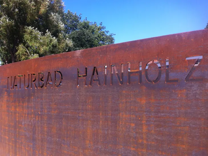 Das Naturbad Hainholz im Sommer
