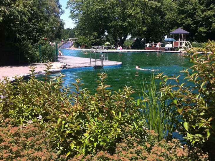 Das Naturbad Hainholz im Sommer