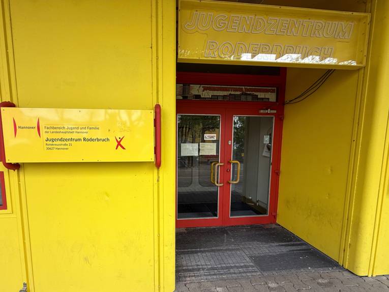 Jugendzentrum Roderbruch - Außenaufnahme des Gebäudes