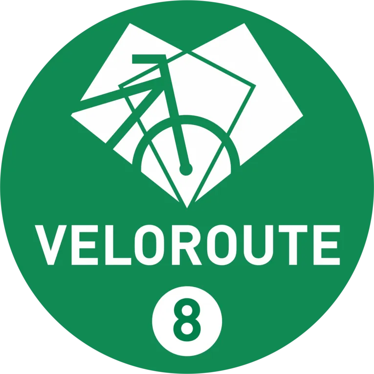 Grünes Logo mit einem Fahrrad und der Aufschrift Veloroute 8.