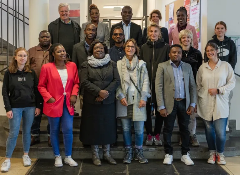 Gruppenfoto mit mehreren Personen aus Blantyre und Hannover