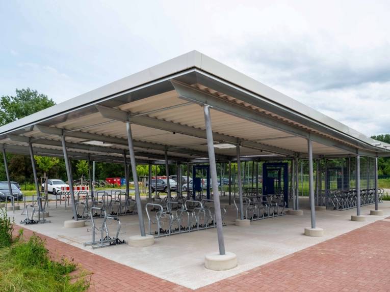 Die Bike-and-Ride-Anlage am Stadtbahnendpunkt Hemmingen
