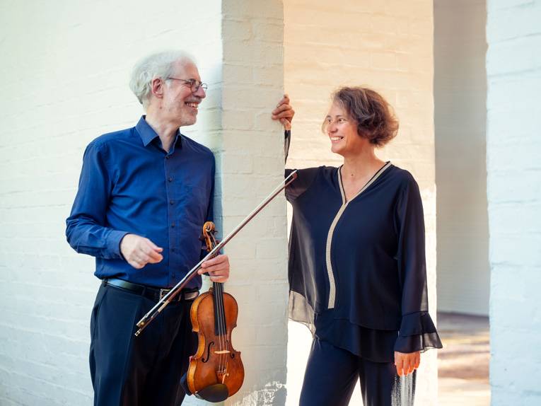 Violinist Martin Dehning und die Sopranistin Cornelia Samuelis