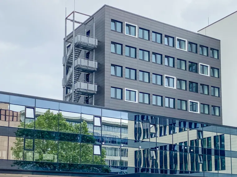 Fassade eines Bürogebäudes