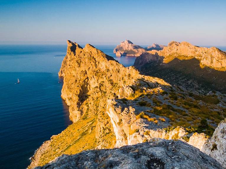 Der Bergzug Serra del Cavall Bernat im Norden Mallorcas