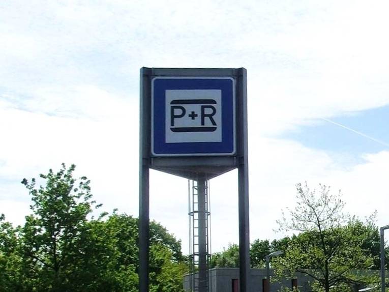Ein Schild einer Park and Ride-Anlage
