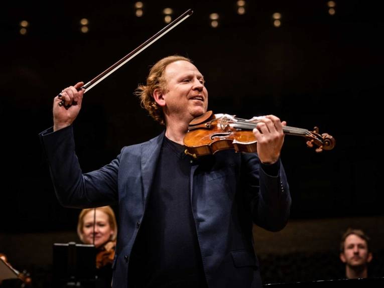 Ein Mann mit Violine