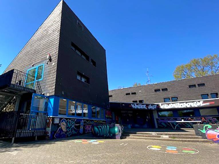 Jugendzentrum Mittelfeld - Außenaufnahme vom Eingangsbereich