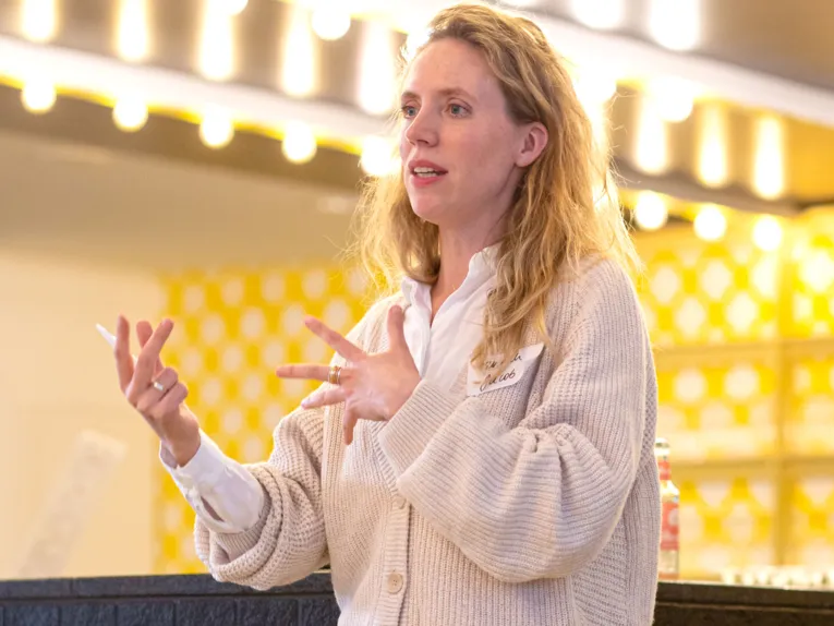 Aufbruch ins Tun: Workshop-Reihe &bdquo;Schritt f&uuml;r Schritt&ldquo;