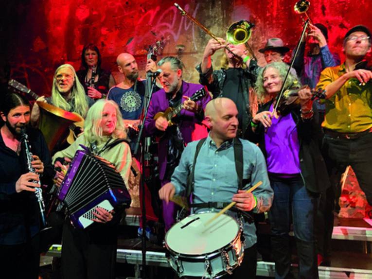 Künstlerinnen und Künstler der Gruppe 17 Hippies