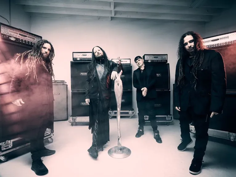 Die vier männlichen Mitglieder der Band Korn.
