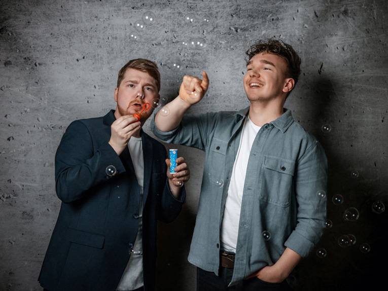 Comedian Johannes Floehr und Cartoonist Maxim Seehagen