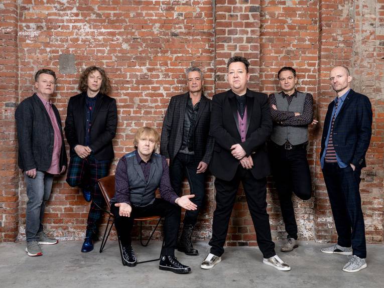 Die sieben männlichen Mitglieder der Band „Die Prinzen“