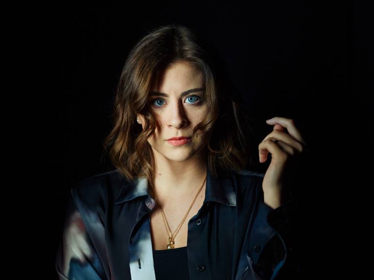 Die Autorin Emily Rudolf