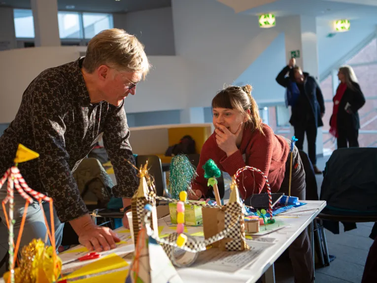 Aufbruch ins Tun: Workshop-Reihe &bdquo;Schritt f&uuml;r Schritt&ldquo;