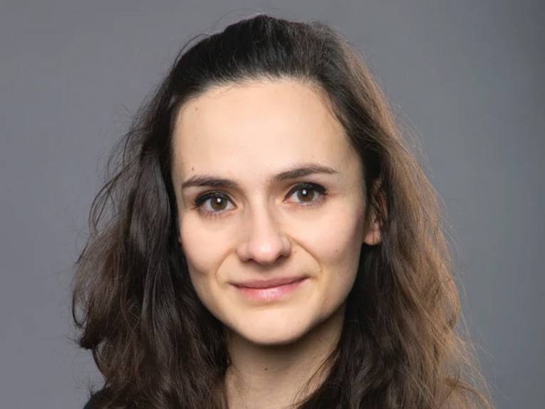Die Literaturwissenschaftlerin und Autorin Sophie-C. Hartisch