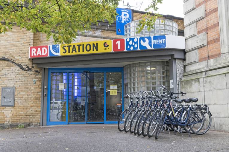 STEP Radstation von außen