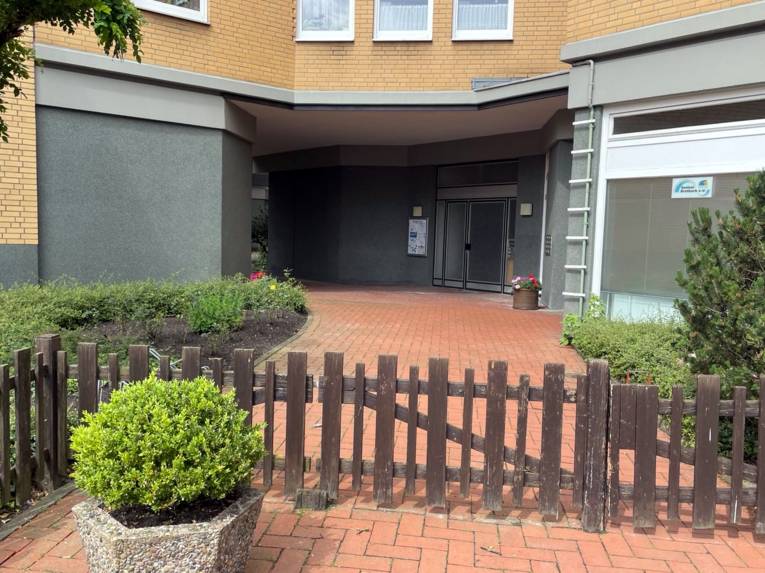 Eingang eines Geb&auml;udes.