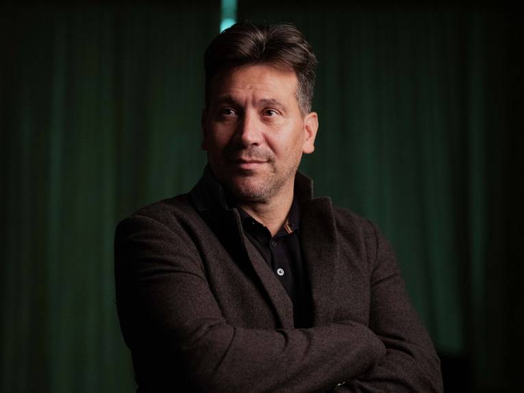 Der italienische Komponist und Pianist Apollo Giu