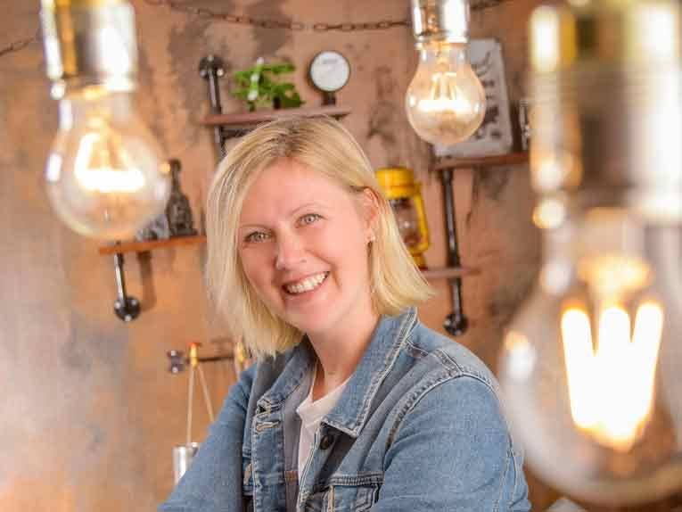 Die Autorin Iris Genenz