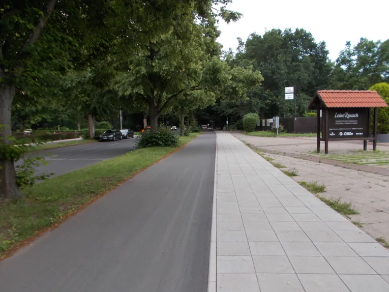 Verschiedene Bilder entlang der Veloroute 8 aufgenommen.