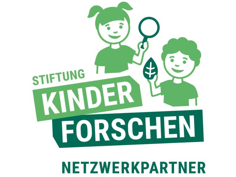 Logo mit Zeichnung eines Mädchens und eines Jungen und dem Schriftzug "Stiftung Kinder forschen. Netzwerkpartner".