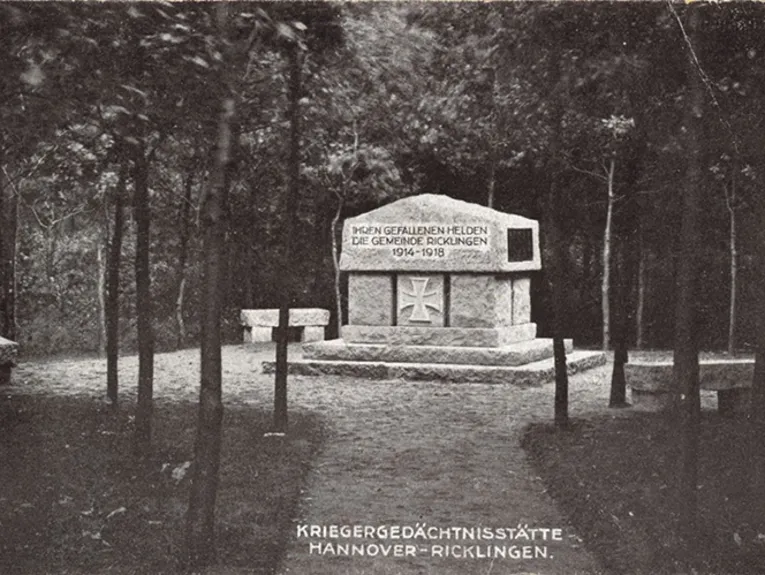 Kriegerdenkmal in Ricklingen, Postkarte, 1920er Jahre