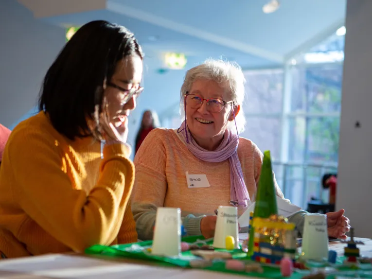 Aufbruch ins Tun: Workshop-Reihe &bdquo;Schritt f&uuml;r Schritt&ldquo;