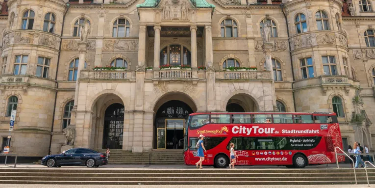 Stadtrundfahrt / Neues Rathaus