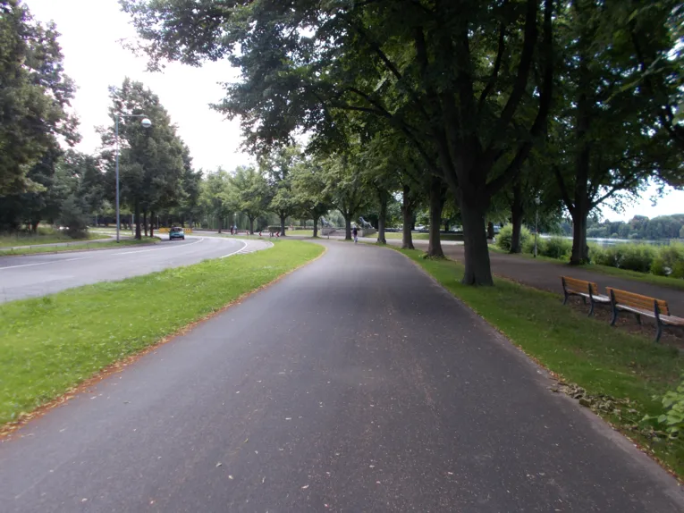 Verschiedene Bilder entlang der Veloroute 8 aufgenommen.