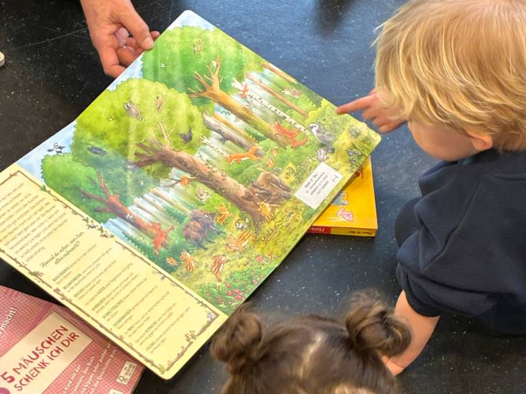 Der Bilderbuch-Sonntag lädt am 8. Februar zum 15. Mal Familien mit kleinen Kindern zu der beliebten Veranstaltung rund ums Bilderbuch in das Kulturzentrum Pavillon und die Oststadtbibliothek ein.