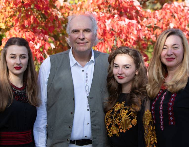 Drei Frauen und ein Mann