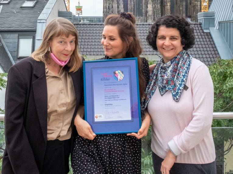 Preisverleihung am 24.9.2021 im WDR in Köln: Hannah Marie Heuking, Heidrun Lotte Gratzel und Anita Sreckovic
