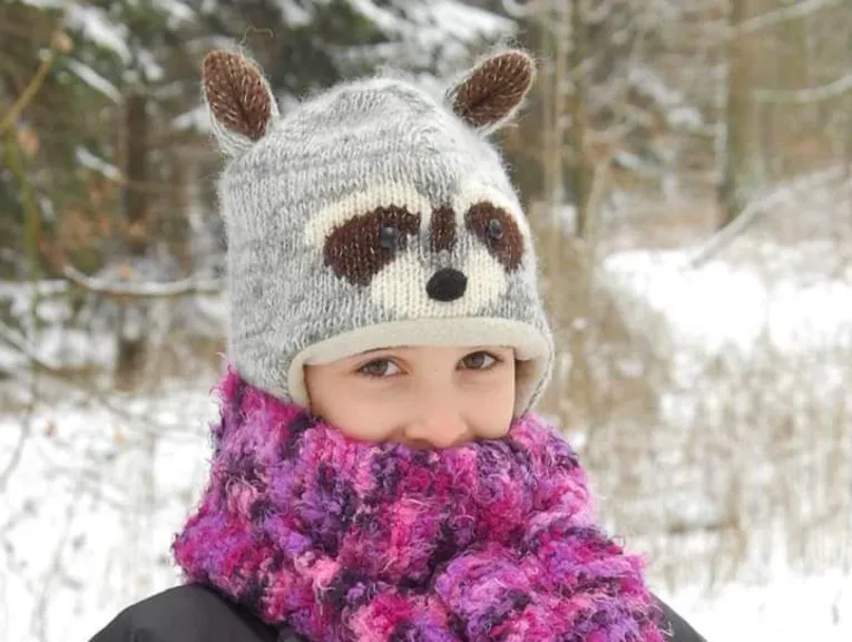 Person in einem Winteroutfit.