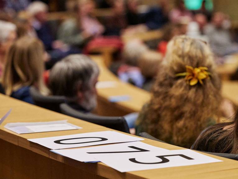 Menschen in Hörsaal