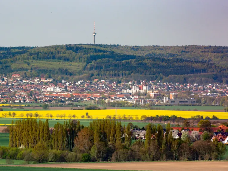 Blick über Barsinghausen auf den Deister