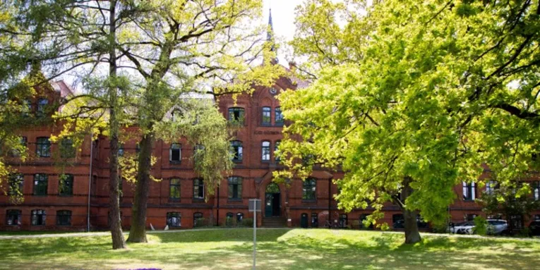 Schulgebäude der Alice-Salomon-Schule