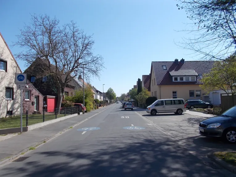 Bilder der Radwege auf dem Streckenverlauf von Veloroute 9.