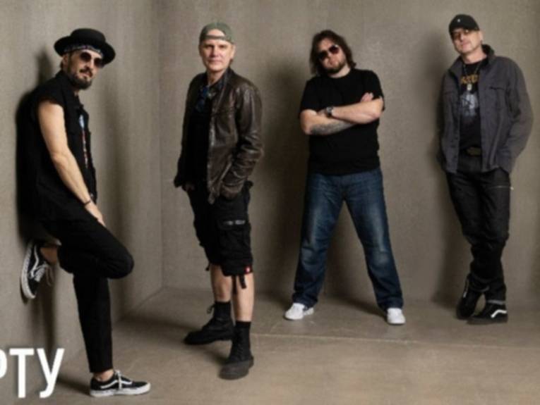 Zu sehen ist die Band Skryabin.